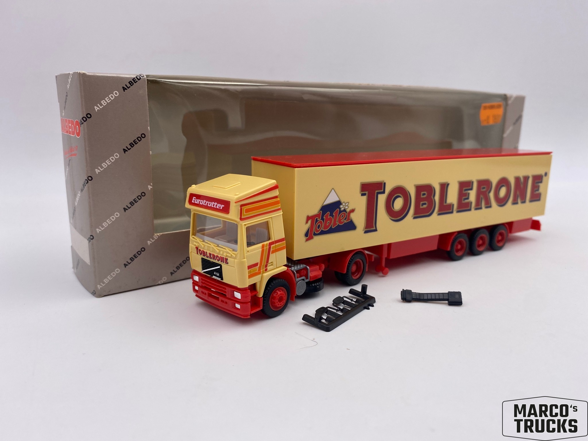 Albedo Volvo F12 Eurotrotter Hochdach Koffersattelzug Toblerone 301001 ALB1220