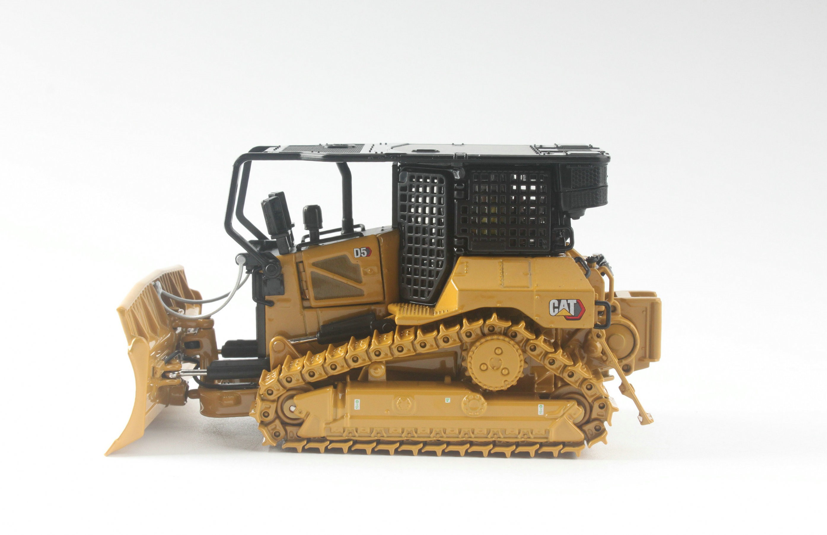 VORBESTELLUNG DieCast Masters Cat D5 XR Fire Suppression Dozer 1:50 Nr ...