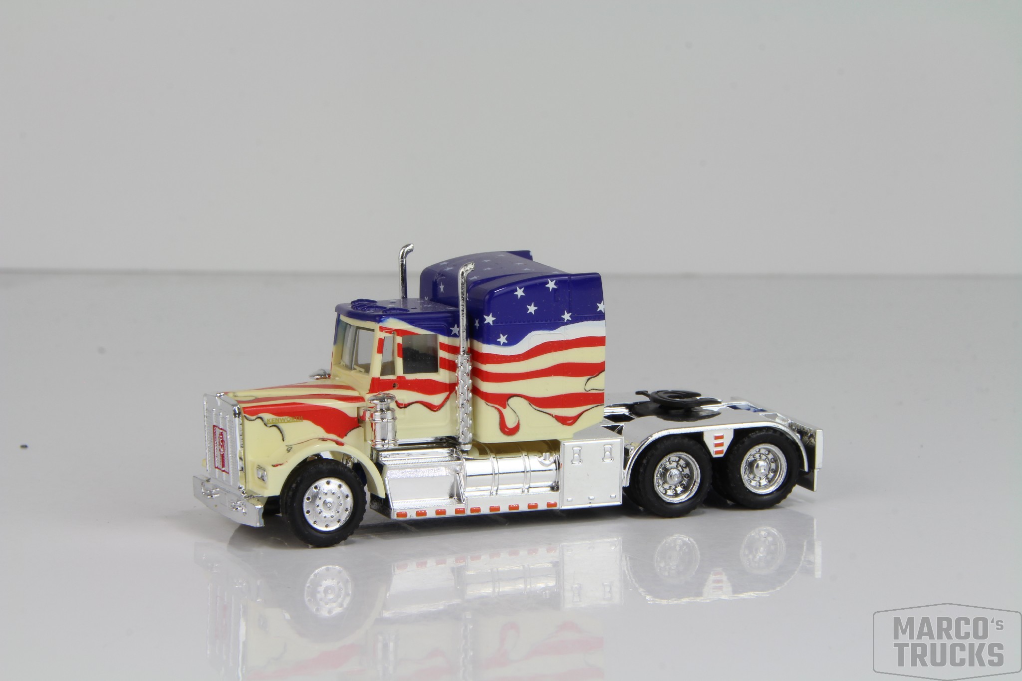 Herpa Kenworth W900 Zugmaschine Amerika - vergilbt - /H623-2