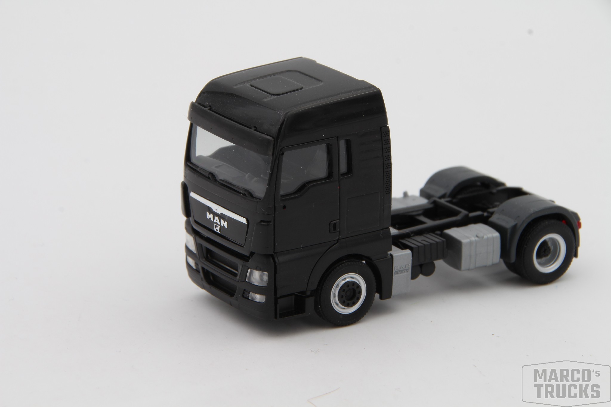 Vorbestellung Herpa 320542 MAN TGX GN Zugmaschine 2achs - Rot 1:87 NEU