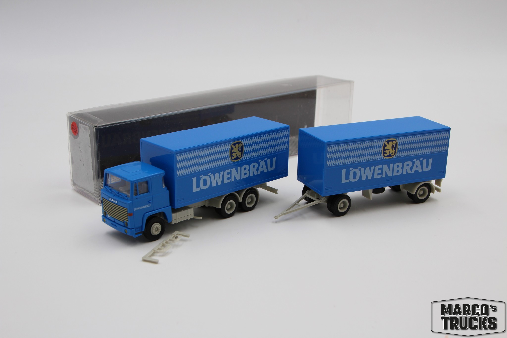② Herpa, Wiking, Albedo, AWM H0 - Décor - Six camions, - Modeltreinen