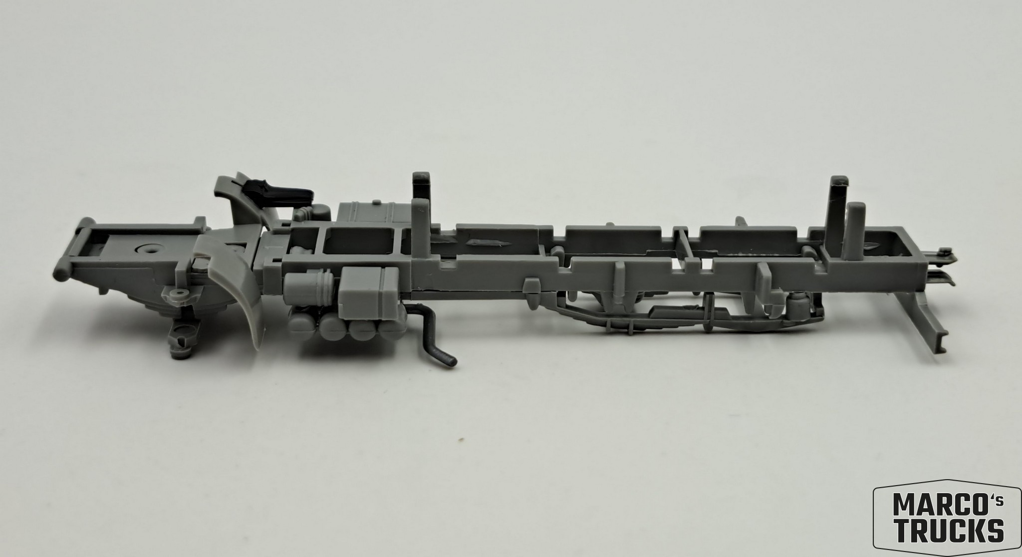 Herpa Fahrgestell Motorwagen Scania grau 3achs 1:87 /HN1805-5