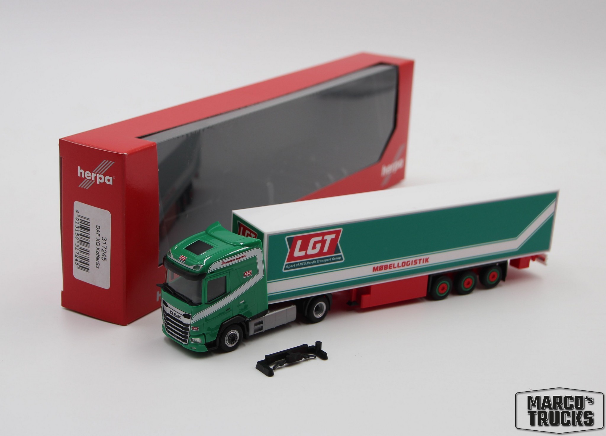 Herpa DAF XG Box semitrailer 