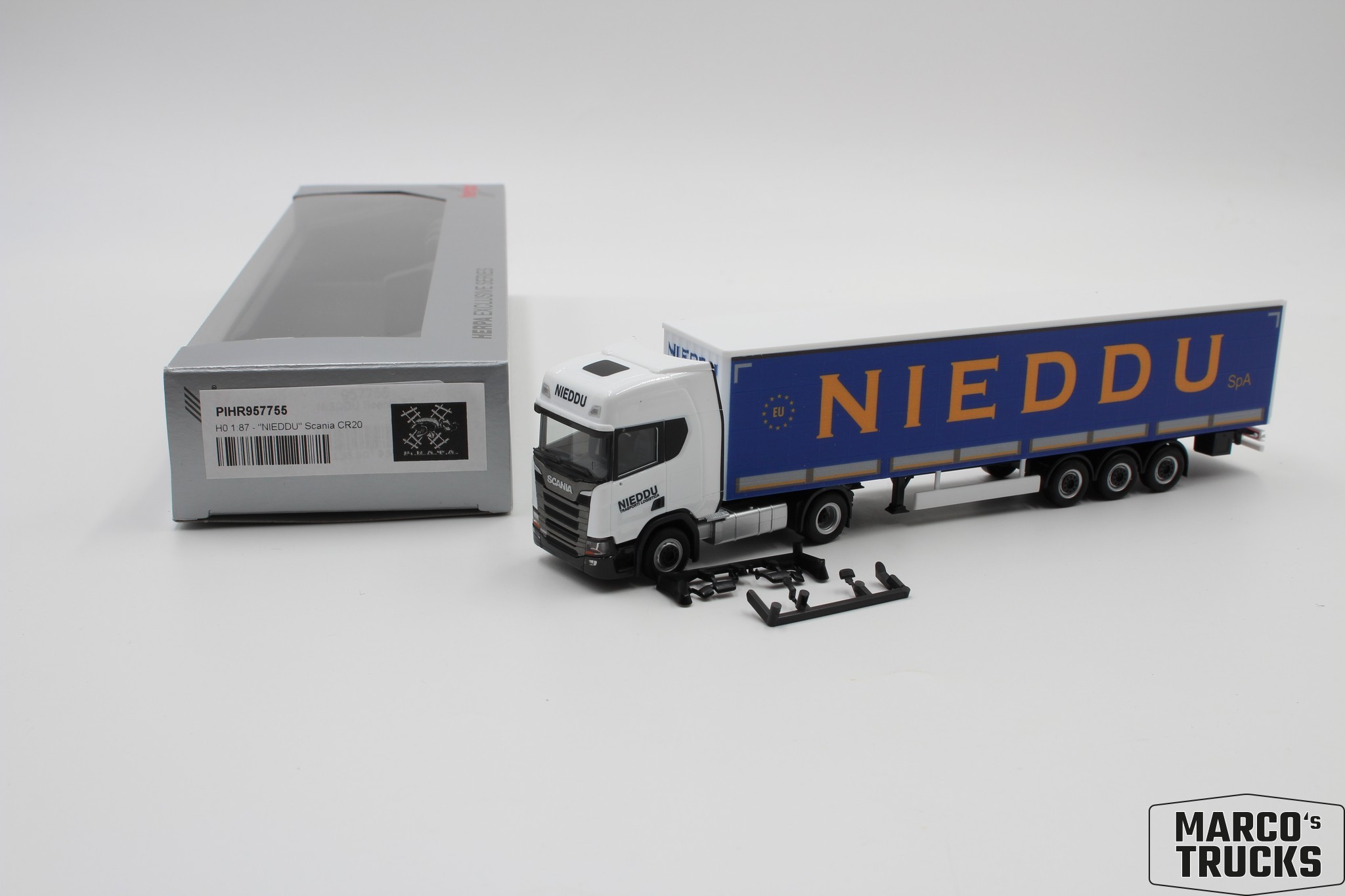 Herpa Scania CR20 semi-trailer truck 
