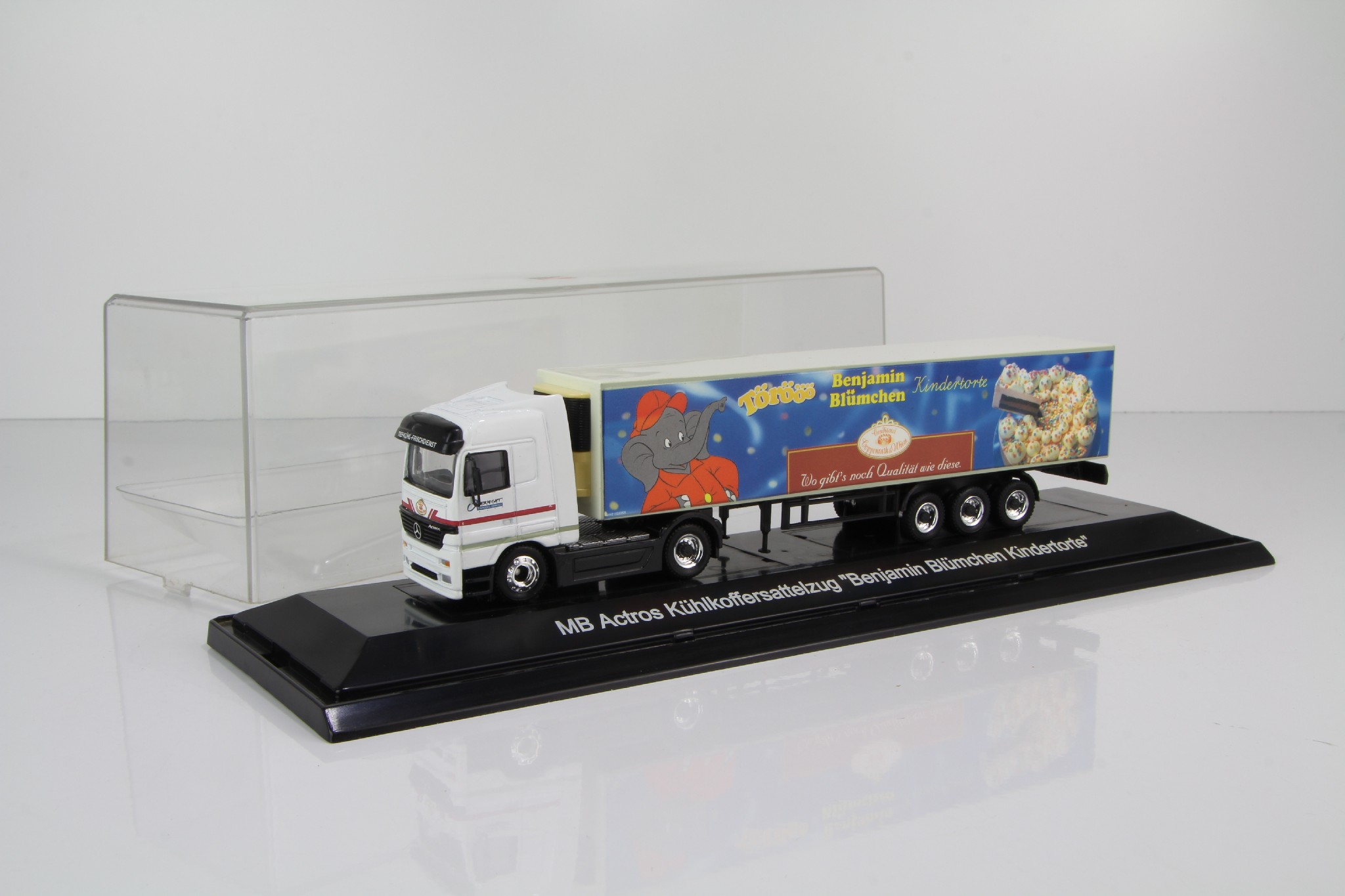 Produktbild von Mercedes-Benz Actros 18 Gigaspace Gardinenplanen-Sattelzug "Circus